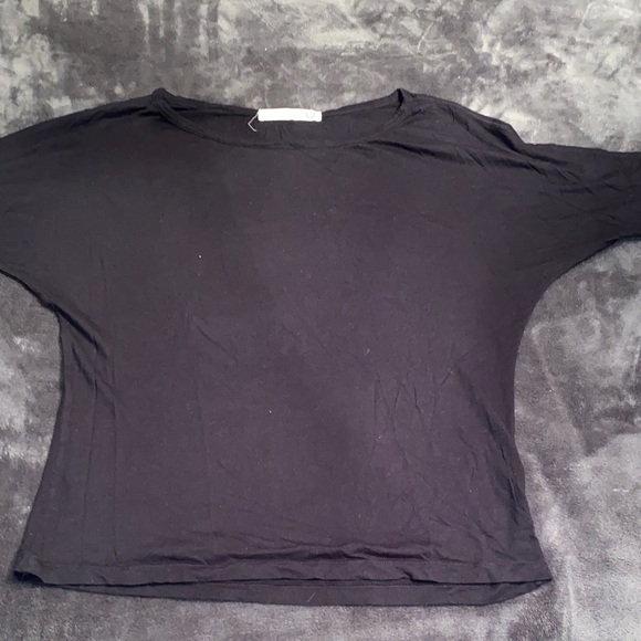 Sundry short sleeve top- Made in NY on back. Intentional holes - Picture 1 of 4